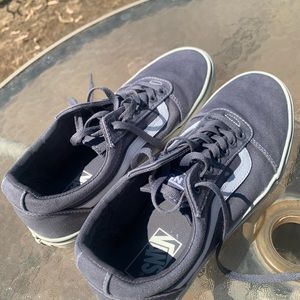 Gray vans w white stripe